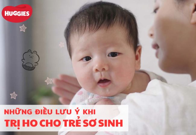 Trẻ sơ sinh bị ho cần tránh thuốc lá, không khí ô nhiễm